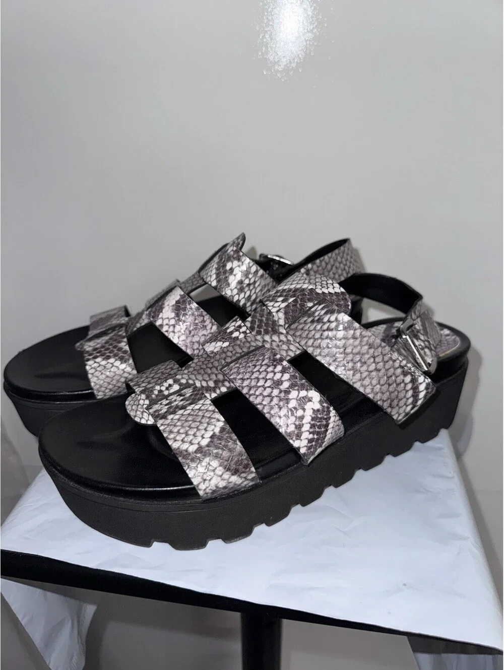 BP. Betsy Faux Snake Skin Print Chunky Platform Gladiator Sandals Buckle Sz 7.5
